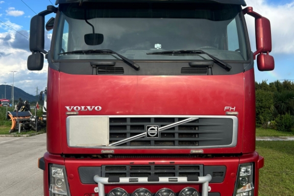 Volvo 8x2 gru hiab 377 con jib + scarrabile - Gallery