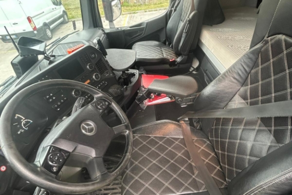 Mercedes 2642 6x4*4  - Gallery