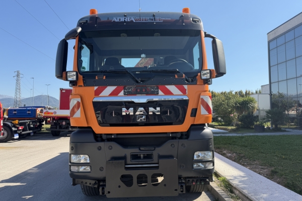 MAN TGS 18.360 4x4 piastra e impianti - Gallery